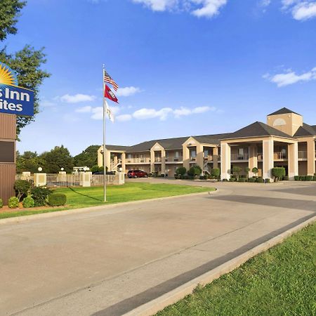 Days Inn & Suites By Wyndham Stuttgart Экстерьер фото
