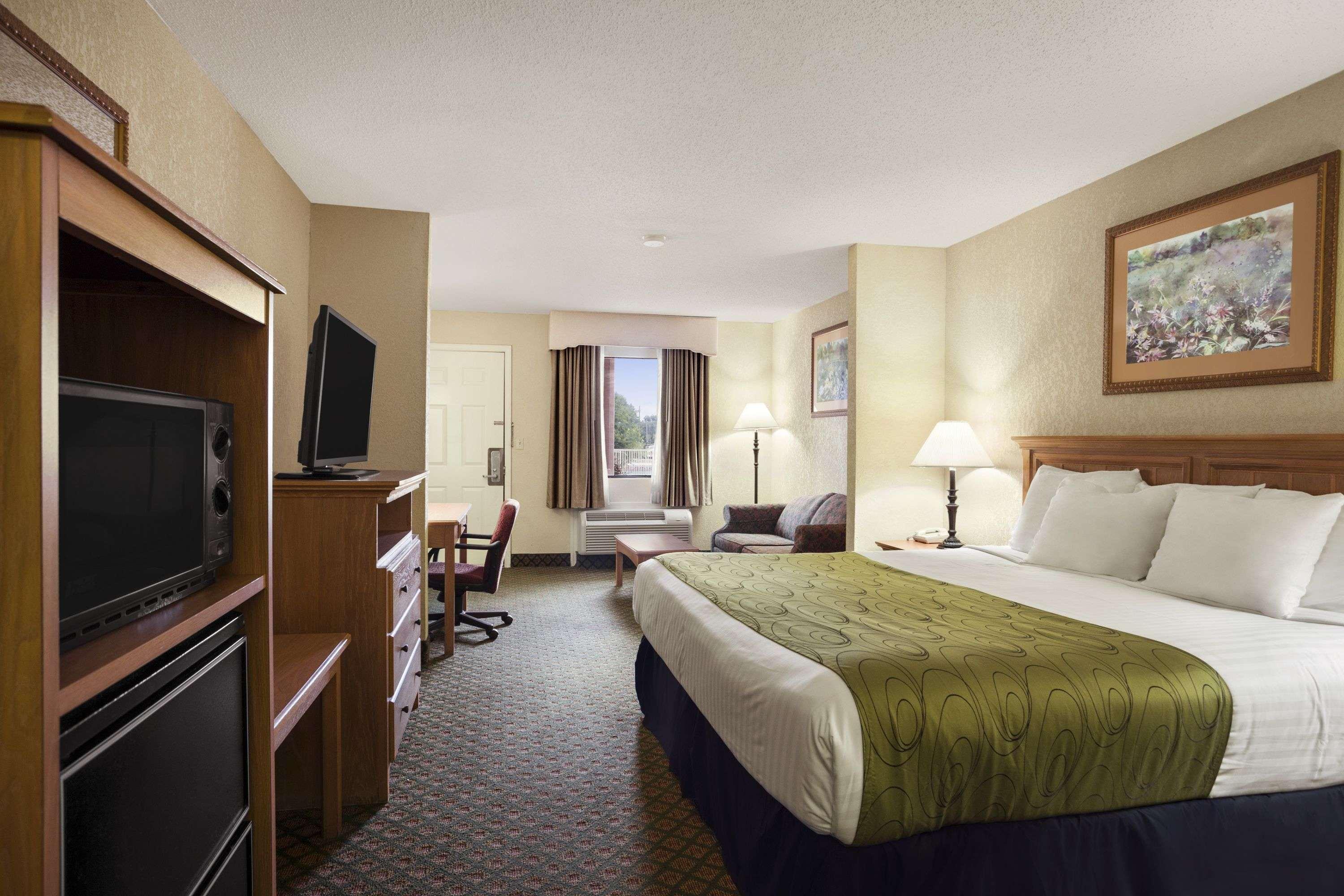 Days Inn & Suites By Wyndham Stuttgart Экстерьер фото